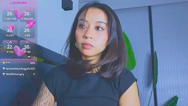 Mia Tin online show from September 18, 2025, 2:53 pm