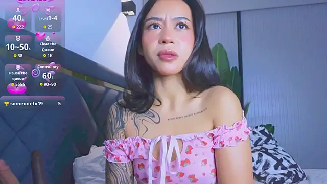 Mia Tin online show from November 1, 2025, 6:35 pm