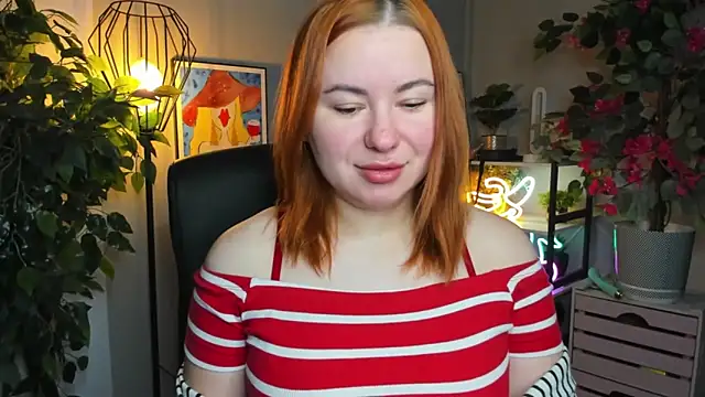 LAYLAxSTAR online show from November 18, 2025, 7:33 am