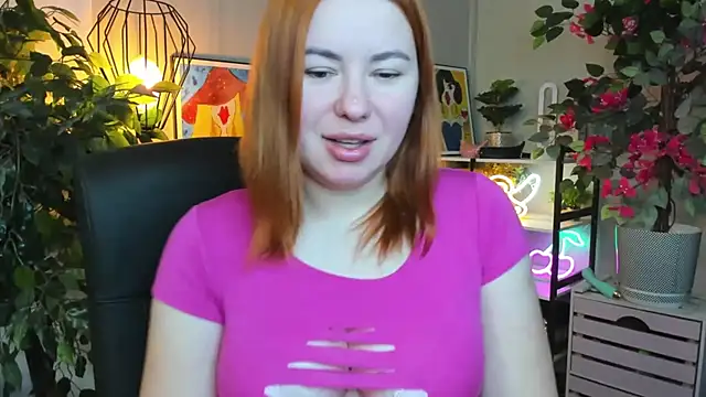 LAYLAxSTAR online show from December 2, 2025, 7:32 am