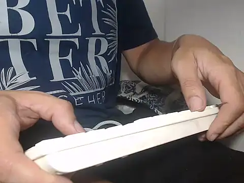 Snapshot of alexam_gal@xh chatting on September 19, 2025, 4:22 pm alexam galxh online show from September 19, 2025, 4:22 pm