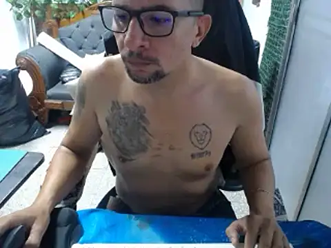 Snapshot of alexam_gal@xh chatting on March 1, 2025, 3:05 pm alexam galxh online show from March 1, 2025, 3:05 pm