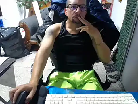 Snapshot of alexam_gal@xh chatting on March 5, 2025, 3:40 pm alexam galxh online show from March 5, 2025, 3:40 pm