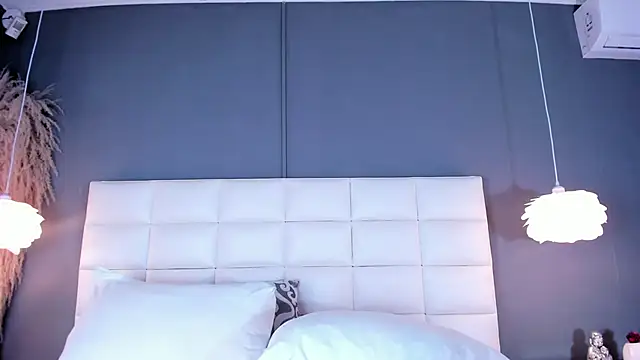 AnaisClark online show from February 28, 2025, 11:36 am