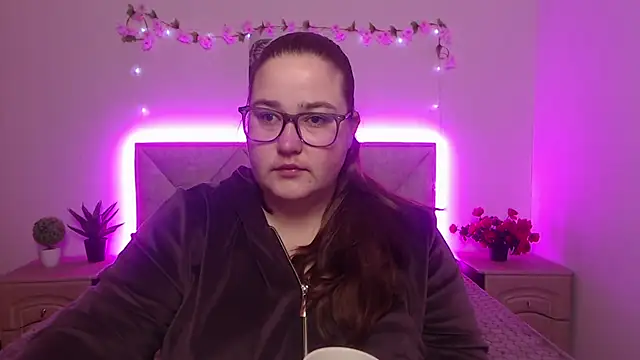 XX Daniella XX online show from April 22, 2026, 6:31 am