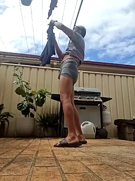 Snapshot of AmateurGuy23 chatting on December 10, 2024, 4:13 am AmateurGuy23 online show from December 10, 2024, 4:13 am