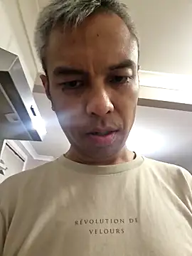 Snapshot of AmateurGuy23 chatting on December 12, 2024, 12:55 pm AmateurGuy23 online show from December 12, 2024, 12:55 pm