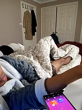 Snapshot of AmateurGuy23 chatting on October 5, 2025, 6:42 pm AmateurGuy23 online show from October 5, 2025, 6:42 pm