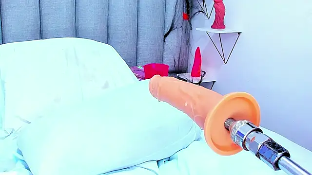 keyllaa  online show from October 31, 2025, 8:05 pm