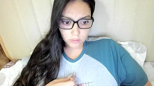 Snapshot of roniewester chatting on November 7, 2025, 5:12 am roniewester online show from November 7, 2025, 5:12 am