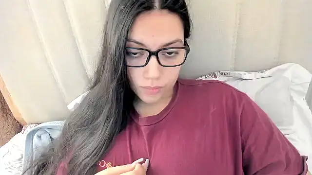 Snapshot of roniewester chatting on December 20, 2025, 2:20 pm roniewester online show from December 20, 2025, 2:20 pm