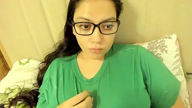 Snapshot of roniewester chatting on October 30, 2025, 1:59 am roniewester online show from October 30, 2025, 1:59 am