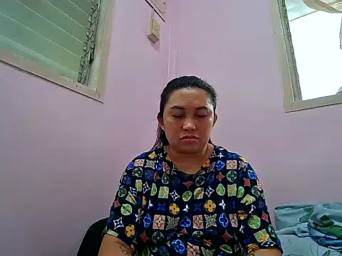 LalaiAsian online show from October 5, 2025, 2:46 am