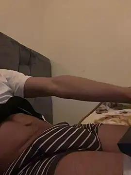 reyadXxxx online show from April 8, 2026, 12:01 am