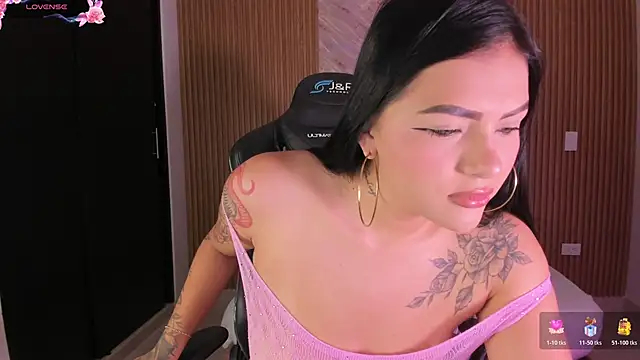 Snapshot of karol_green_ chatting on February 14, 2026, 9:48 pm karol green online show from February 14, 2026, 9:48 pm