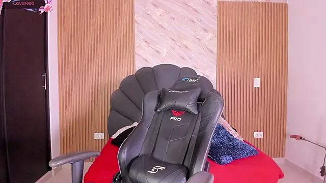 Snapshot of karol_green_ chatting on February 9, 2026, 10:52 pm karol green online show from February 9, 2026, 10:52 pm