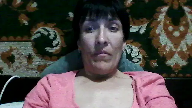 SunnyAmorre online show from May 6, 2026, 8:02 pm
