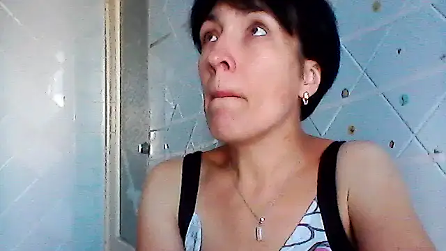 SunnyAmorre online show from September 11, 2025, 9:31 am