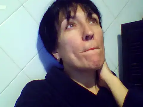 SunnyAmorre online show from October 20, 2025, 9:04 pm