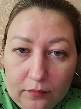 Rini333 online show from December 4, 2025, 4:33 am