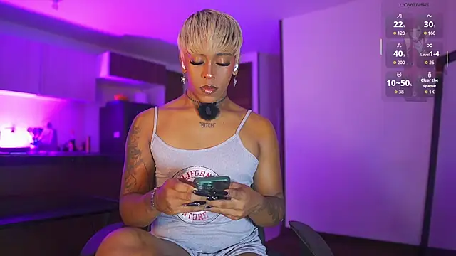 AmberRaus online show from November 16, 2025, 3:55 am