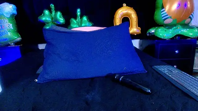 shelsyloreds online show from March 14, 2025, 3:03 pm