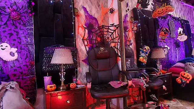 shelsyloreds online show from October 8, 2025, 11:45 am