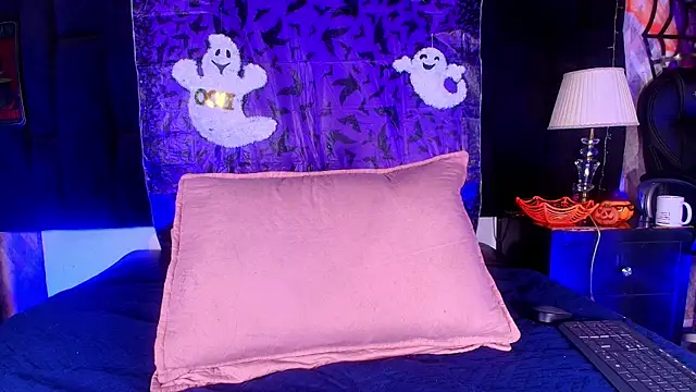 shelsyloreds online show from October 21, 2025, 11:53 am