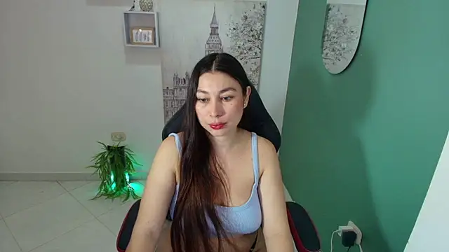 bella 99  online show from October 6, 2025, 1:23 pm