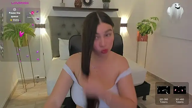 bella 99  online show from March 5, 2026, 12:02 pm