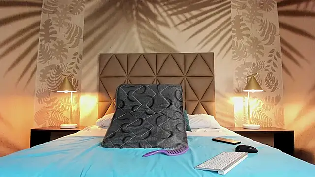 Scarleett 22 online show from October 20, 2025, 7:58 pm