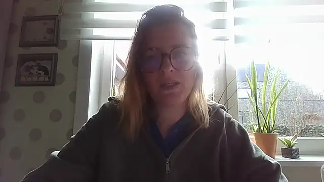 LiquidLeonie online show from March 20, 2026, 7:53 am