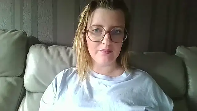 LiquidLeonie online show from April 5, 2026, 10:11 am