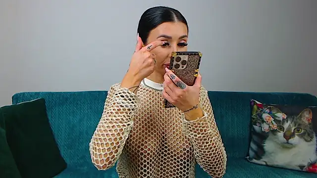 SaraDaisy online show from November 27, 2025, 6:41 pm