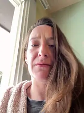 Mini And The Bear online show from March 6, 2026, 4:57 pm