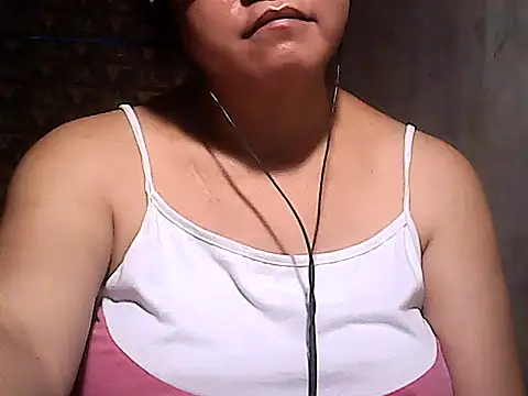 Snapshot of sweetsosie18 chatting on February 22, 2026, 8:17 am sweetsosie18 online show from February 22, 2026, 8:17 am