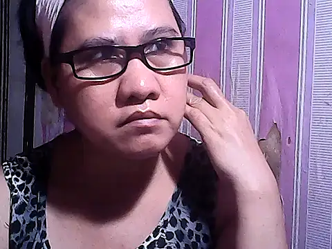 sweetsosie18 online show from October 11, 2025, 7:20 am