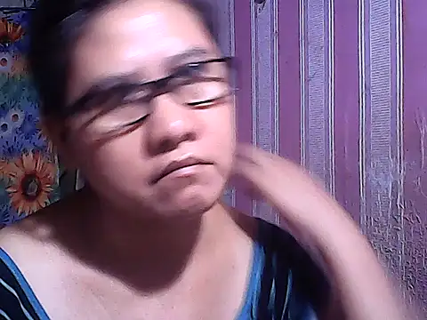 sweetsosie18 online show from October 17, 2025, 11:34 am