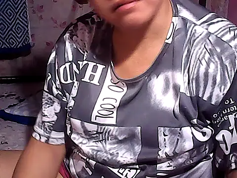 sweetsosie18 online show from October 7, 2025, 10:11 pm