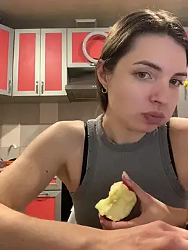 Snapshot of SeducingYoghourt chatting on February 11, 2026, 5:02 pm SeducingYoghourt online show from February 11, 2026, 5:02 pm