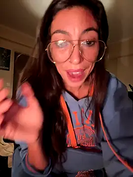 amanilouve online show from November 1, 2025, 3:17 pm