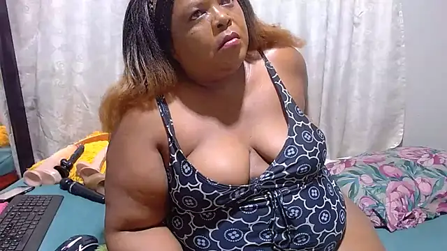 MatureBootyBabe4Uxx online show from April 2, 2026, 1:46 am