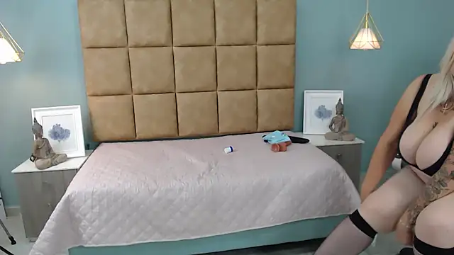 natalygolden69 online show from January 29, 2025, 1:17 pm