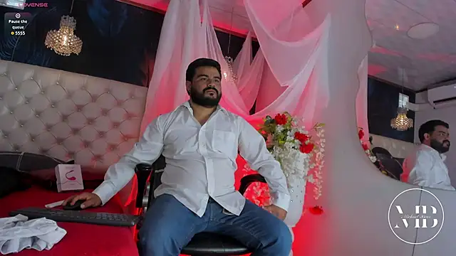 MichaelBear  online show from September 14, 2025, 2:28 pm