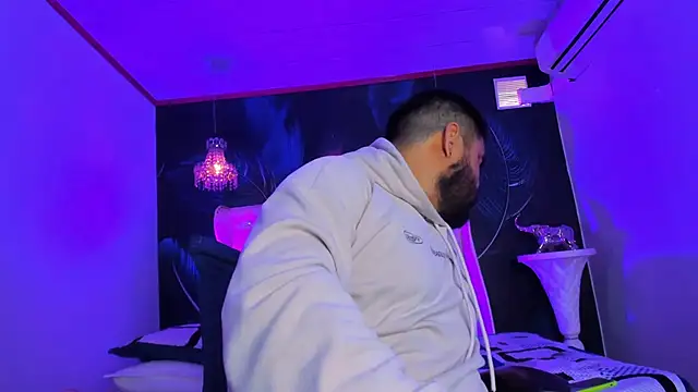 MichaelBear  online show from October 4, 2025, 1:45 pm