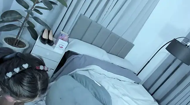 xTransQueenx online show from February 15, 2025, 7:27 am