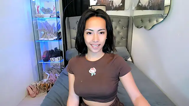 reighnempress online show from February 23, 2026, 1:18 am