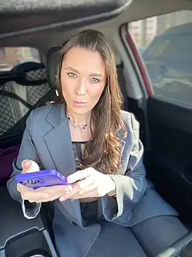 Emma Catt online show from March 16, 2025, 3:25 am