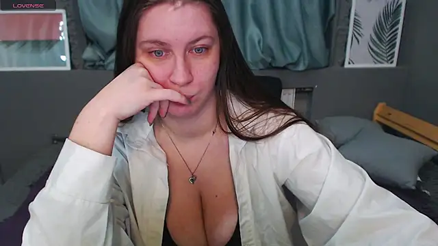 LiyaSilve online show from February 15, 2025, 5:19 am