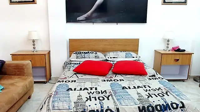 Snapshot of MaloryAndLuna chatting on September 26, 2025, 11:50 am MaloryAndLuna online show from September 26, 2025, 11:50 am